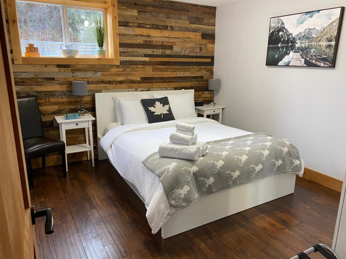 Journey'S End - 2 Bed 1 Bath Suite Golden Εξωτερικό φωτογραφία