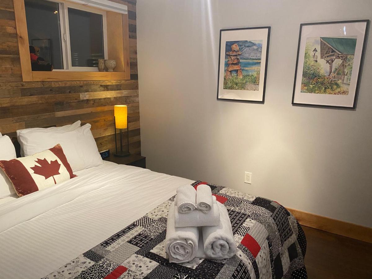 Journey'S End - 2 Bed 1 Bath Suite Golden Εξωτερικό φωτογραφία